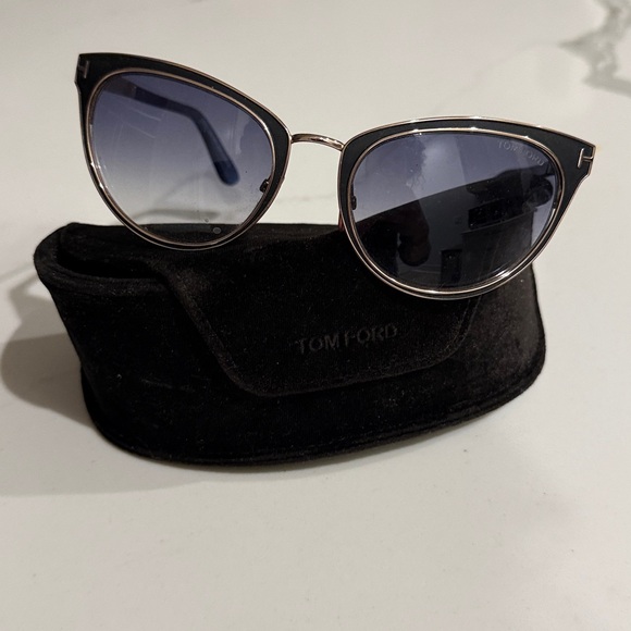 *AUTHENTIC* Tom Ford Nina Black Cat Eye Frame Sunglasses